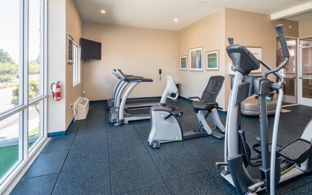 Holiday Inn Express & Suites Santa Clara by IHG