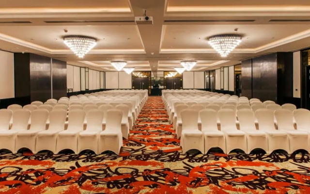 Lemon Tree Premier City Center Pune