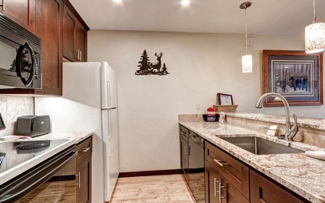 1001 Grandview C14 by RedAwning