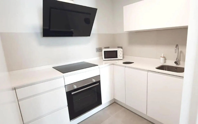 Deluxe Beach Suite w Garage by Canary365