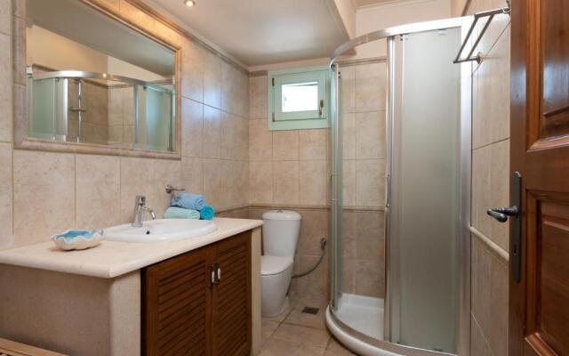 Spyros House, 3 bedrooms-sea view-in Agia Efimia