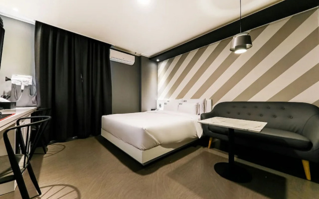 Box Hotel