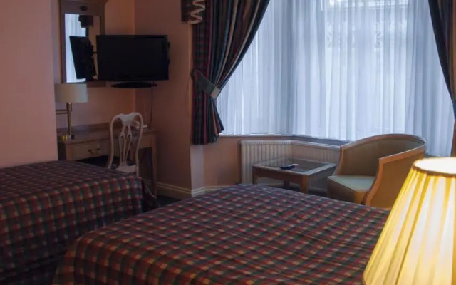 Her Majesty Hotel