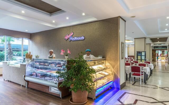 L’etoile Beach Hotel