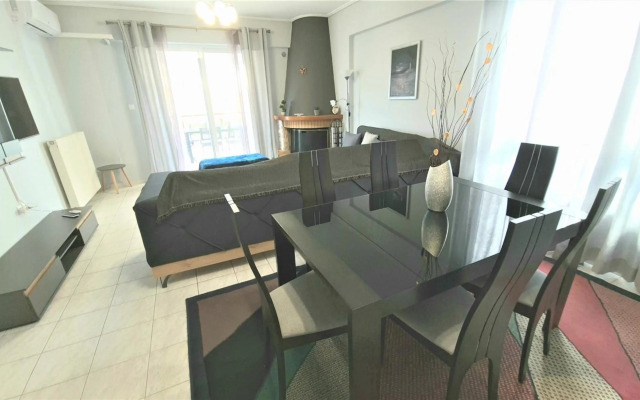 Summer Breeze Apartment in Kalamata