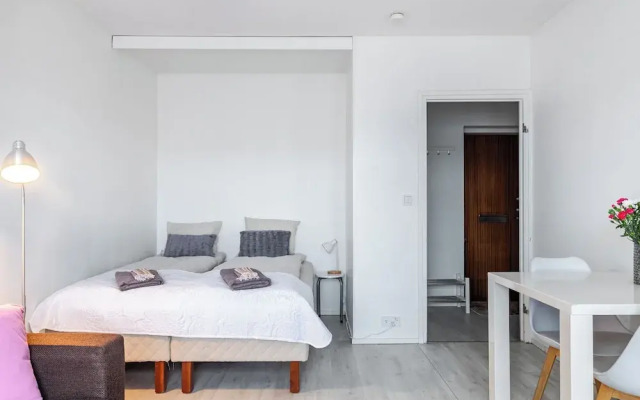 Nice Studio with Balcony in the Center