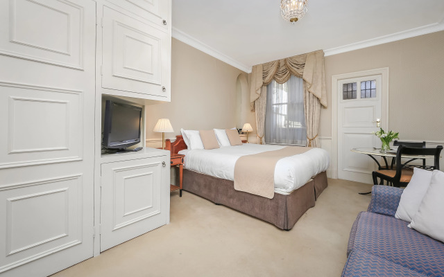 44 Curzon Street Apartments by Mansley