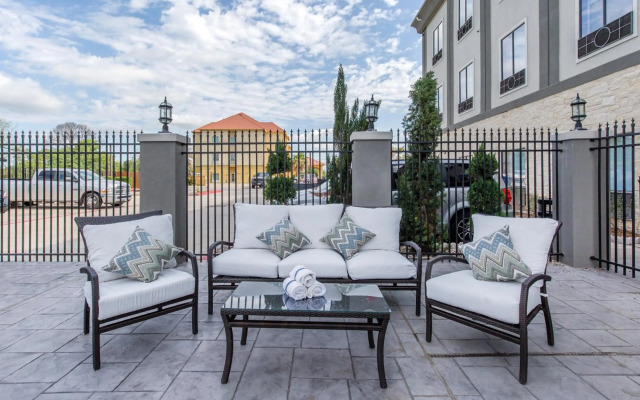 Holiday Inn Express Hotel & Suites Houston-Alvin by IHG
