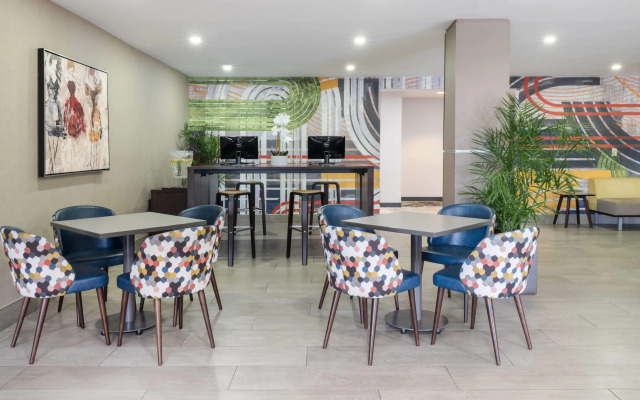 Wyndham Indianapolis Airport