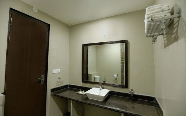 OYO 8095 Hotel Taj Castle