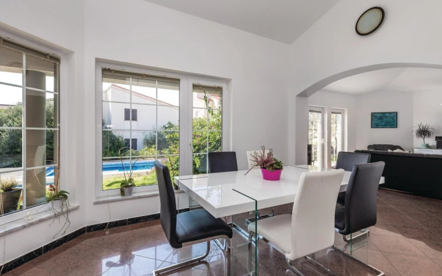 Nice Home in Novalja With Wifi and 3 Bedrooms