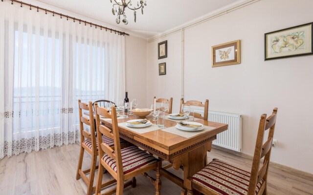 Beautiful Apartment in Opatija With 4 Bedrooms and Wifi