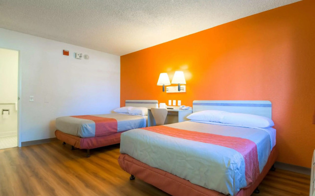 Motel 6 Rancho Mirage, CA - Palm Springs