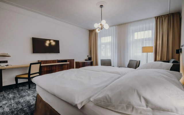 EA Hotel Esplanade