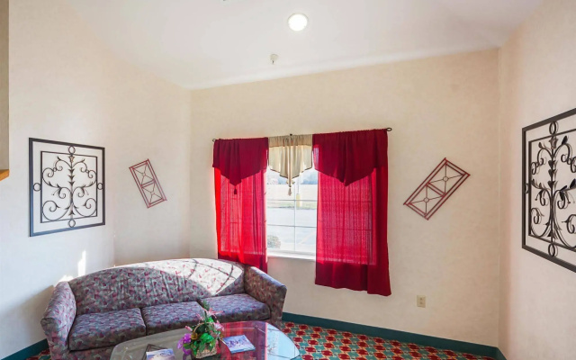 OYO Hotel Markle IN I-69