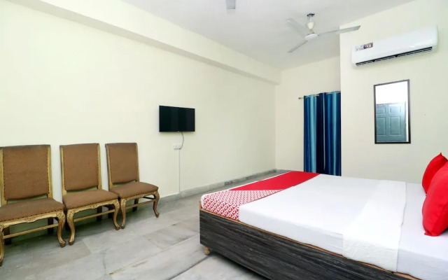 OYO 18570 Hotel Jazz