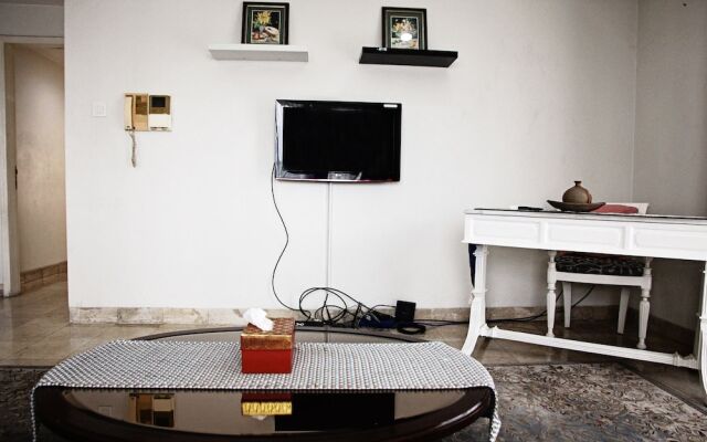 Classic Brawijaya Apartment with Pool View