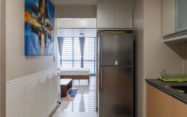 Luxury Upscale Retreat in Uptown Bgc, Metro Manila