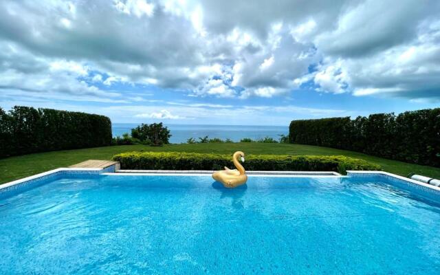 Private seaview villa in BlackSeaRama - 1st line