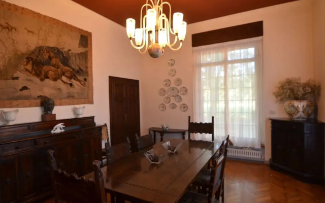 Furry Frinds With Family Home