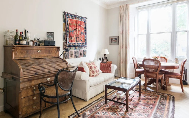 The Hummingbird Distinctive Kensington 1-bed Flat
