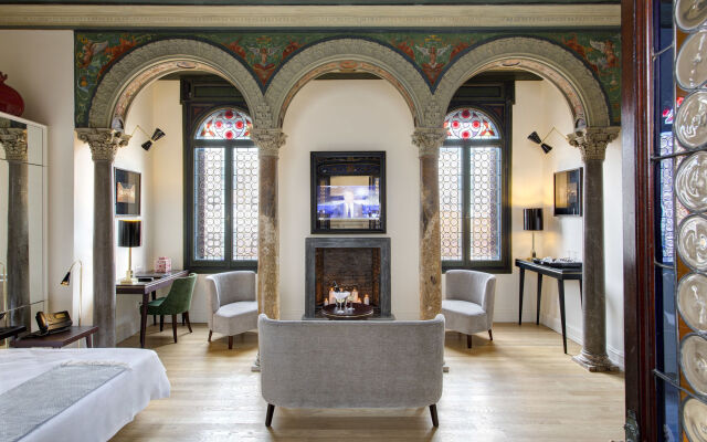 Roof Suite Rome Historic Residence