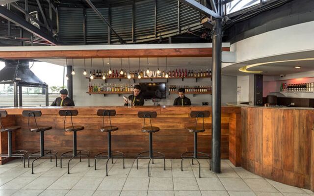 Urban Travellers Hotel