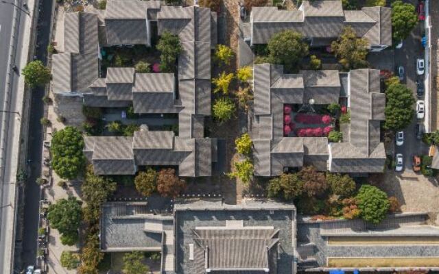 Loulan Courtyard Hotel (Suzhou Pingjiang Road Humble Administrator's Garden)