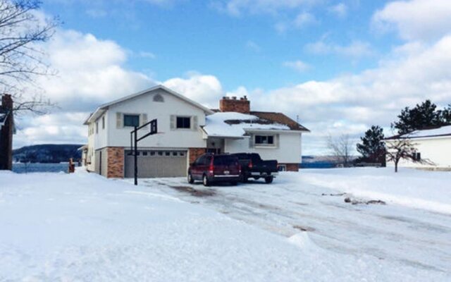 Pictured Rocks Bed And Breakfast