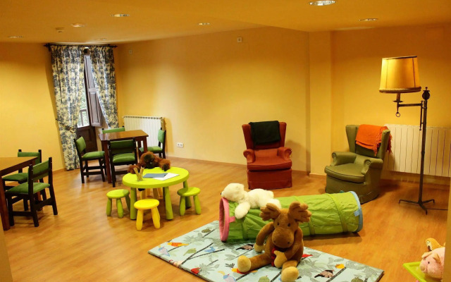 Hotel Saurat