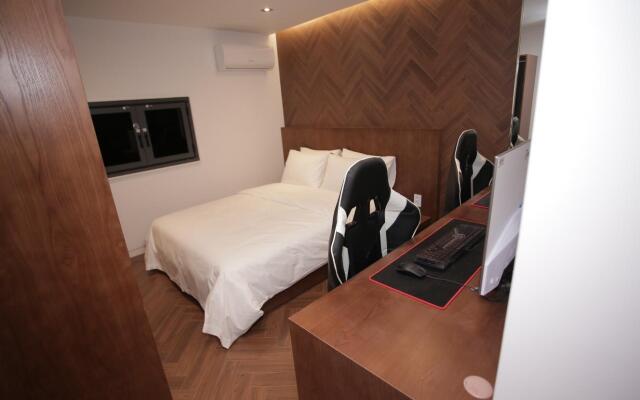 Hotel Seven Step Bupyeong