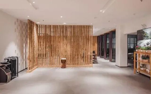 Nujiang Memory Riverview Hotel