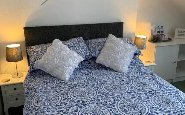 The George Guest House