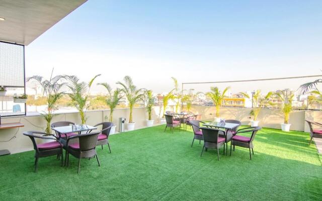 Saltstayz Select - Huda City Center