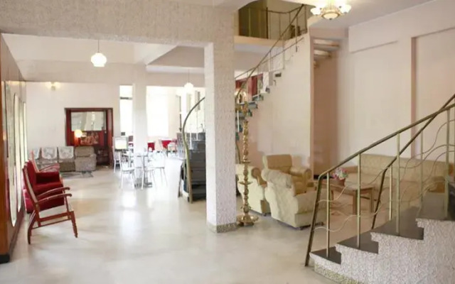 Prince Hotel