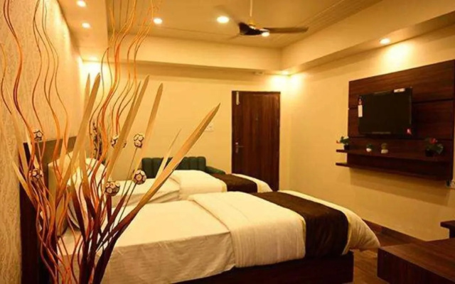 FabHotel Grand Falcon