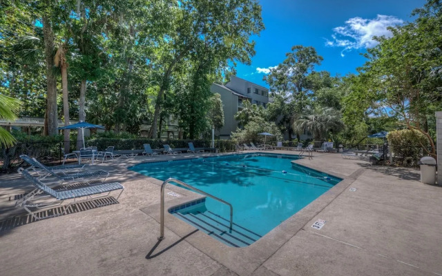 5403 Treetops