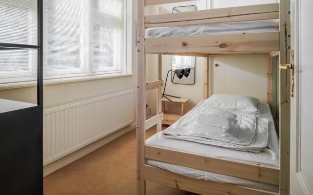 Beautiful English Villa With Hottub