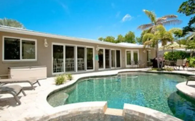 Paradise Pointe