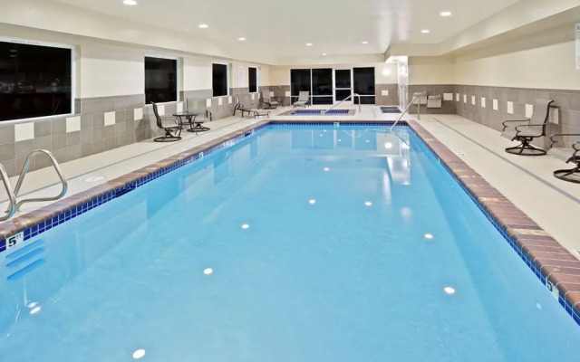 Holiday Inn Express Hotel & Suites Chehalis - Centralia