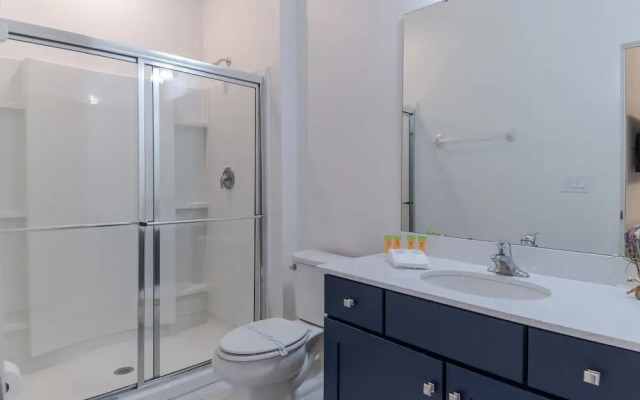 Sophisticated 9 Bedroom Close to Disney