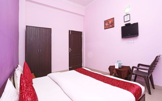OYO 12784 Hotel Roomers