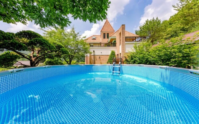 Yangpyeong Weekly Kids Pool Villa