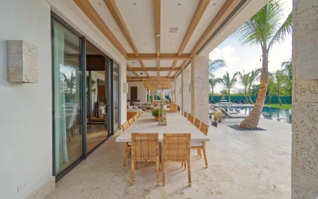 Luxury Villa With Heated Pool Jacuzzi Full Staff