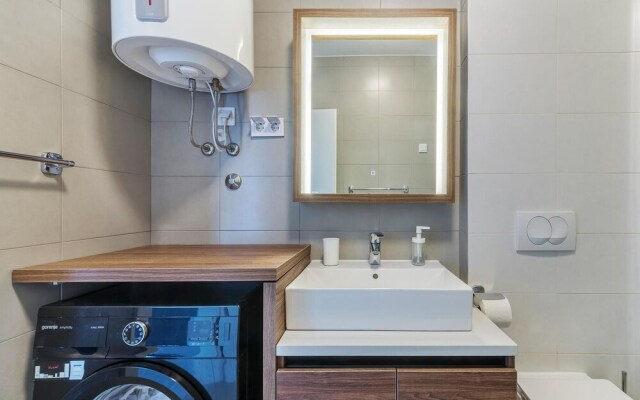 Nice Apartment in Premantura With 2 Bedrooms and Internet