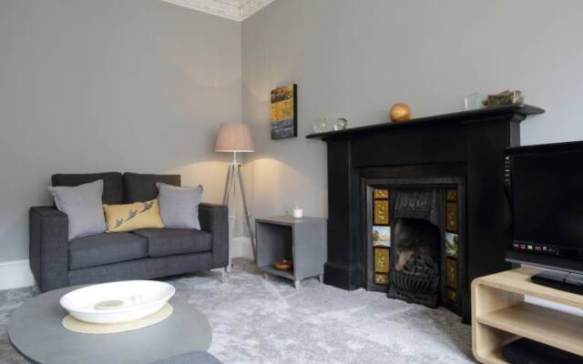 2 Bedroom Bruntsfield Apartment