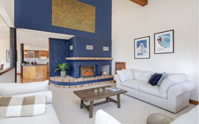 Rimrock - Superior waterfront home