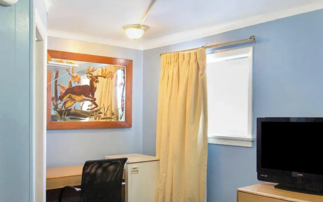 Hotel Wilkes-Barre East by OYO Rooms