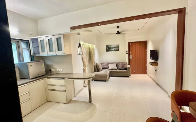 StayBird - Azure Suites Business Hotel