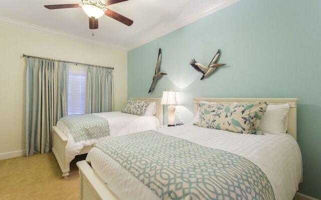 Centre Court Chic - 3 Bed Centre Court Ridge - 3 Br condo by RedAwning